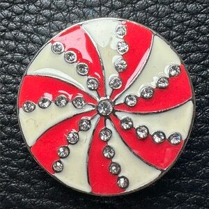 Magnolia and Vine 30mm Grand Peppermint Twist Snap